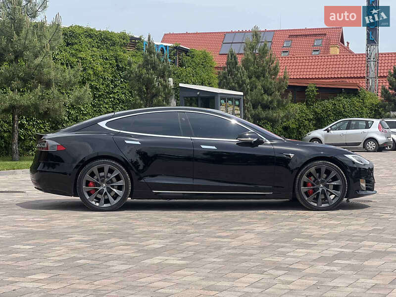 Лифтбек Tesla Model S 2019 в Ивано-Франковске