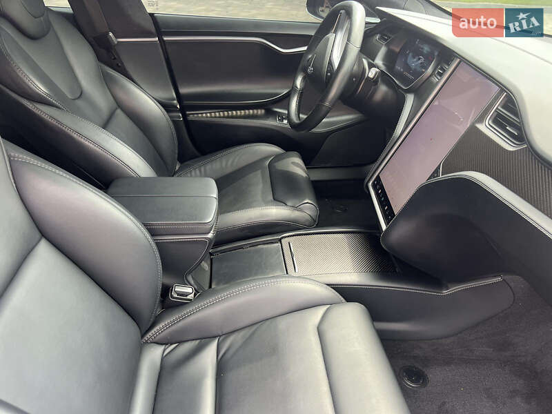 Лифтбек Tesla Model S 2019 в Ивано-Франковске