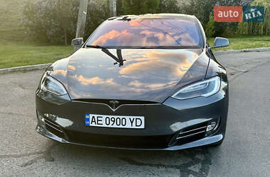 Лифтбек Tesla Model S 2018 в 