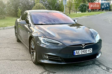 Лифтбек Tesla Model S 2018 в 