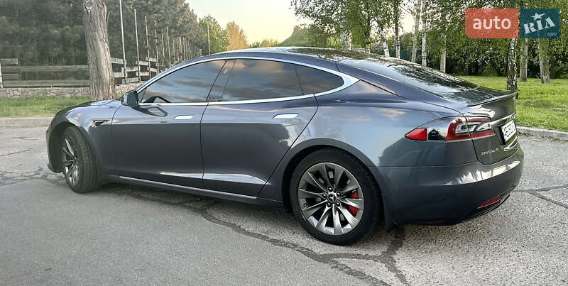 Лифтбек Tesla Model S 2018 в Днепре фото 12 Лифтбек Tesla Model S 2018 в Днепре
