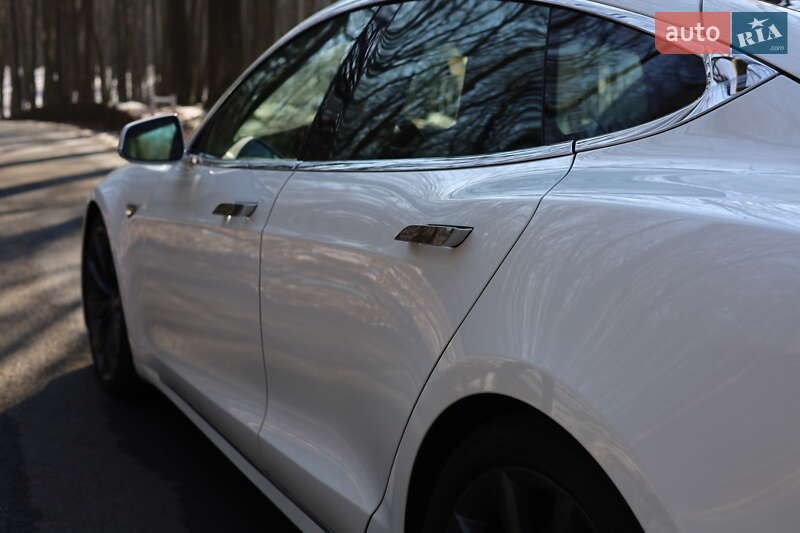 Ліфтбек Tesla Model S 2016 в Луцьку