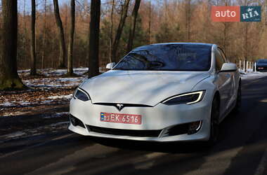 Ліфтбек Tesla Model S 2016 в 