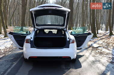 Ліфтбек Tesla Model S 2016 в 