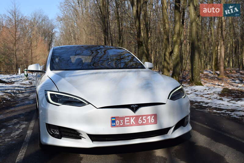 Ліфтбек Tesla Model S 2016 в Луцьку