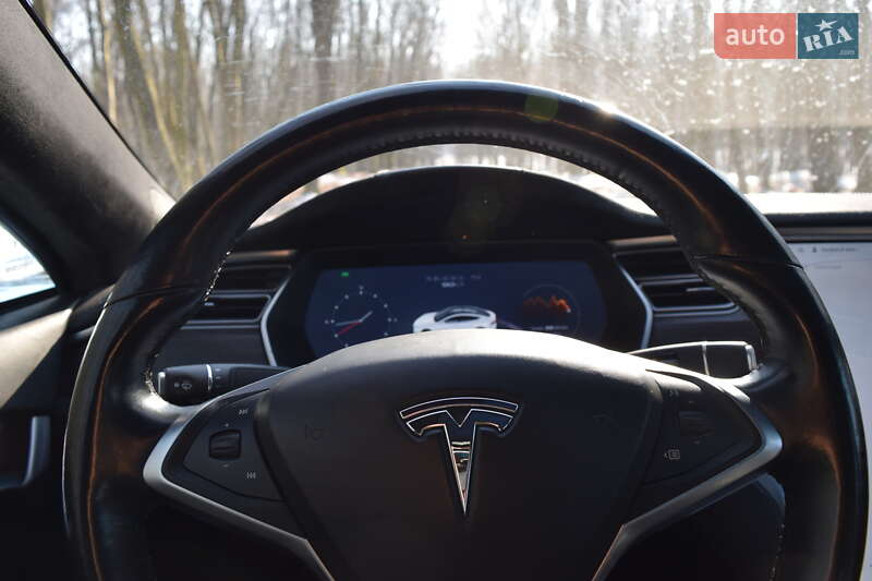 Ліфтбек Tesla Model S 2016 в Луцьку