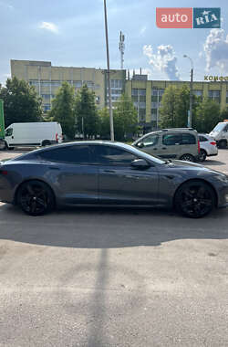 Лифтбек Tesla Model S 2019 в 