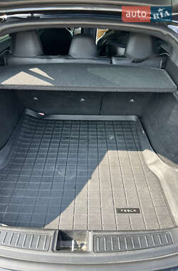 Лифтбек Tesla Model S 2019 в 