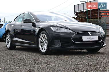 Лифтбек Tesla Model S 2014 в 