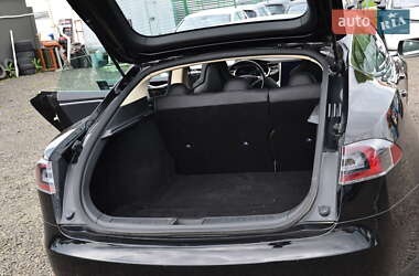 Лифтбек Tesla Model S 2014 в 