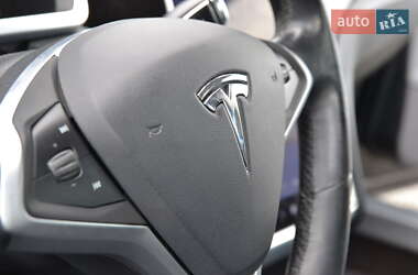 Лифтбек Tesla Model S 2014 в 
