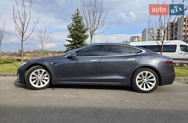 Лифтбек Tesla Model S 2019 в 