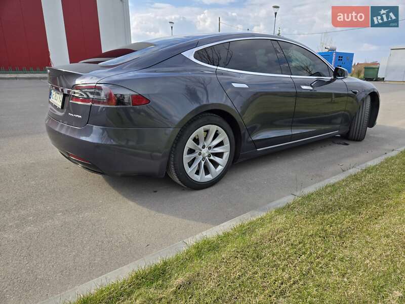 Лифтбек Tesla Model S 2019 в Днепре
