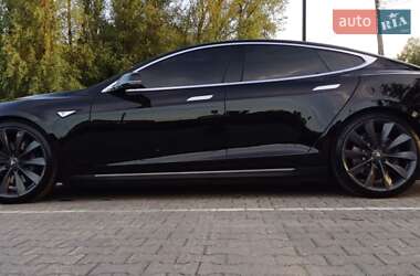 Лифтбек Tesla Model S 2013 в 