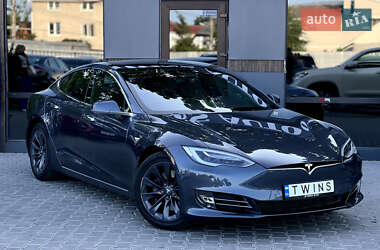 Ліфтбек Tesla Model S 2018 в 