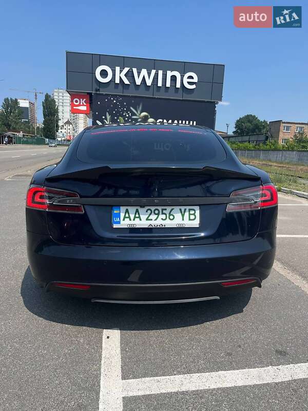 Лифтбек Tesla Model S 2014 в Вышгороде
