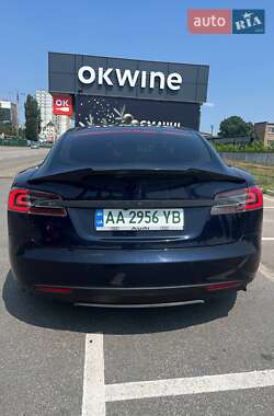 Лифтбек Tesla Model S 2014 в 