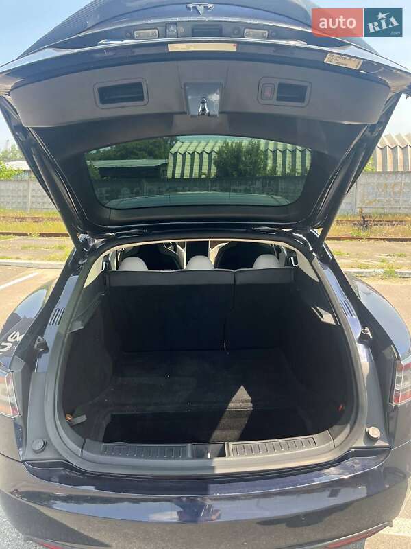 Ліфтбек Tesla Model S 2014 в Вишгороді