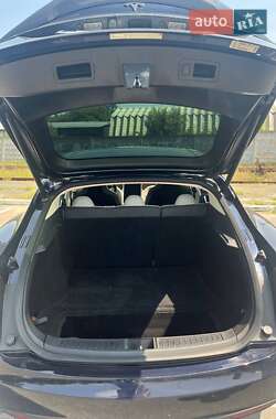 Лифтбек Tesla Model S 2014 в 