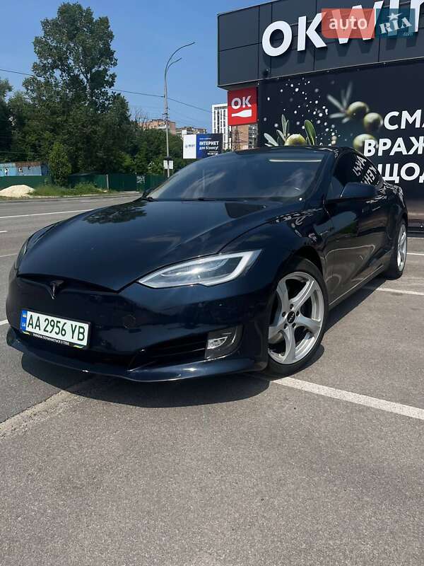 Лифтбек Tesla Model S 2014 в Вышгороде