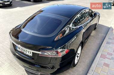 Лифтбек Tesla Model S 2014 в 