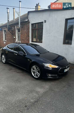 Лифтбек Tesla Model S 2015 в 