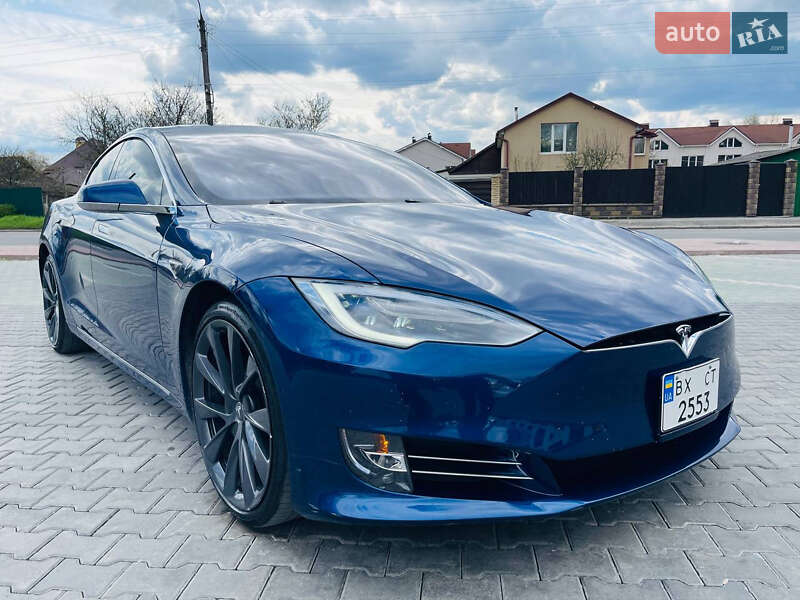 Ліфтбек Tesla Model S 2016 в Хмельницькому