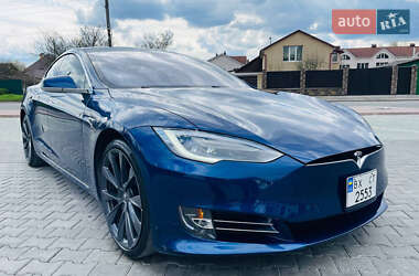 Лифтбек Tesla Model S 2016 в 