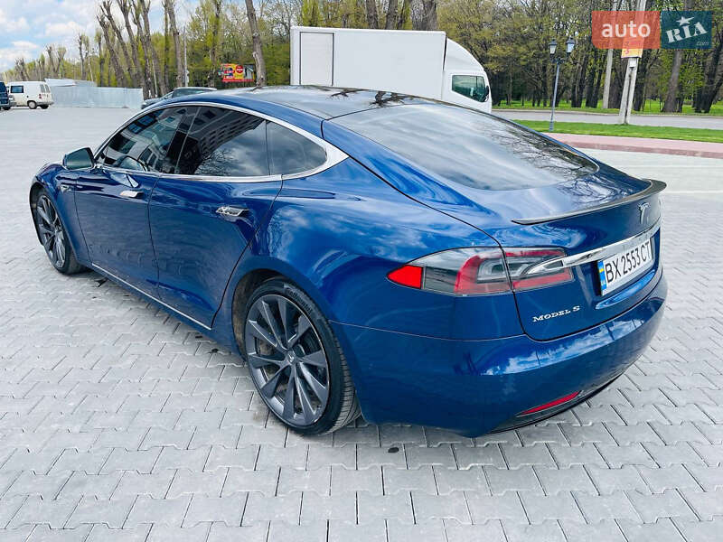 Ліфтбек Tesla Model S 2016 в Хмельницькому