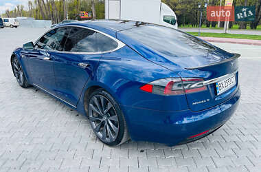 Лифтбек Tesla Model S 2016 в 