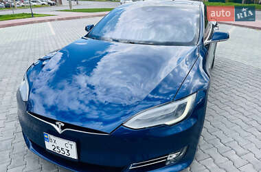 Лифтбек Tesla Model S 2016 в 