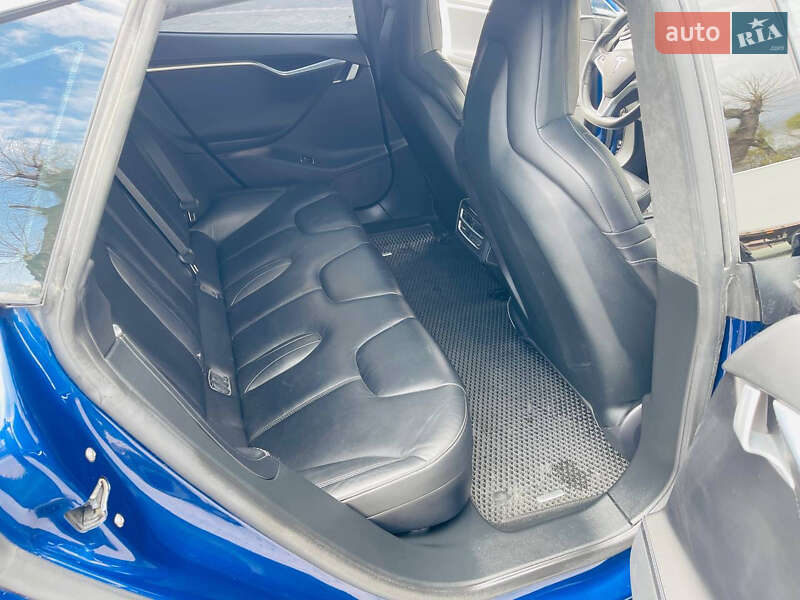 Ліфтбек Tesla Model S 2016 в Хмельницькому