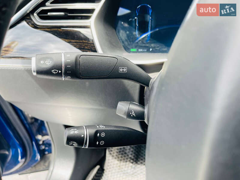 Ліфтбек Tesla Model S 2016 в Хмельницькому