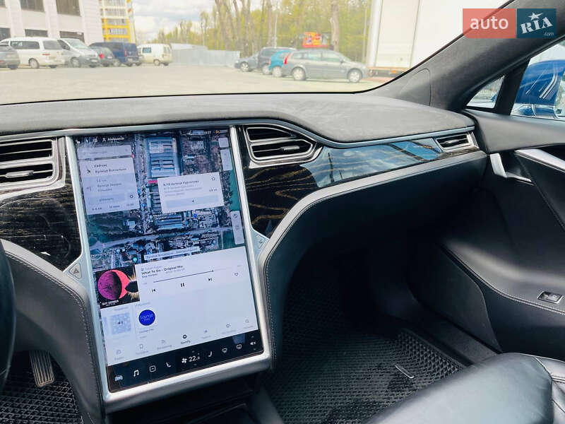 Ліфтбек Tesla Model S 2016 в Хмельницькому