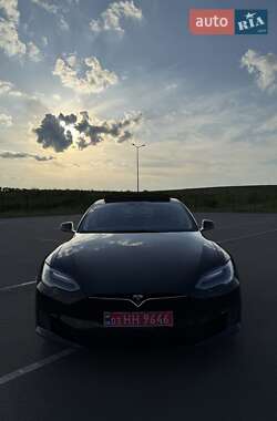 Лифтбек Tesla Model S 2016 в Ровно