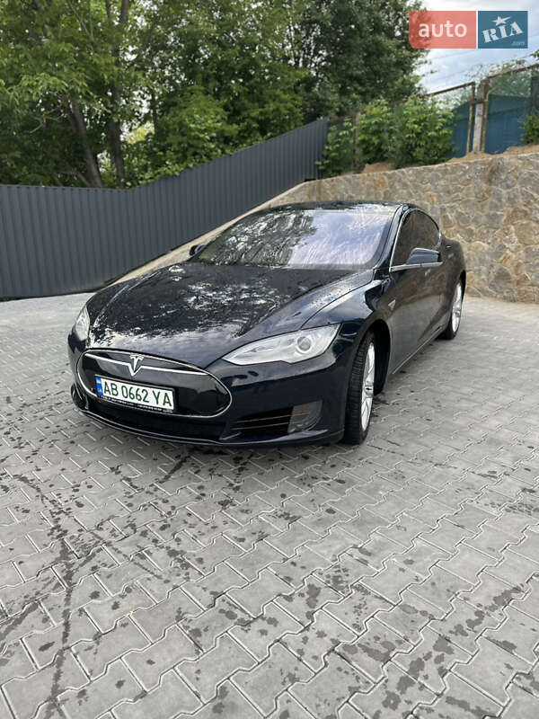 Tesla Model S 2013