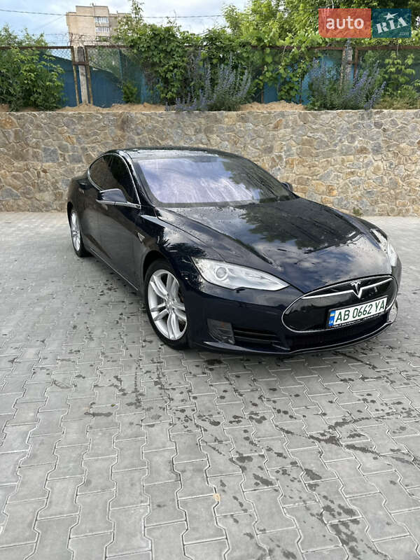 Лифтбек Tesla Model S 2013 в Виннице