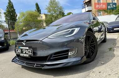 Лифтбек Tesla Model S 2019 в 