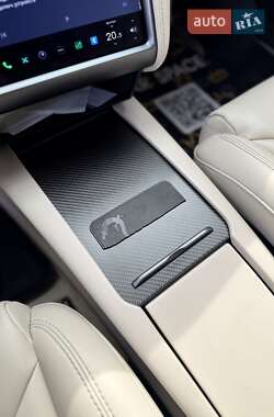 Лифтбек Tesla Model S 2019 в 