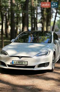 Лифтбек Tesla Model S 2017 в 