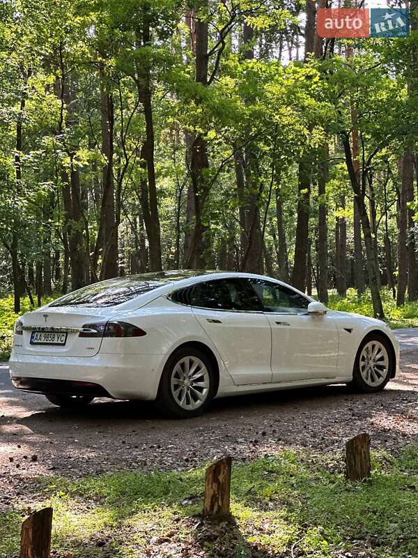 Ліфтбек Tesla Model S 2017 в Києві
