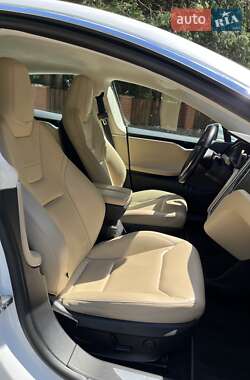 Лифтбек Tesla Model S 2015 в 