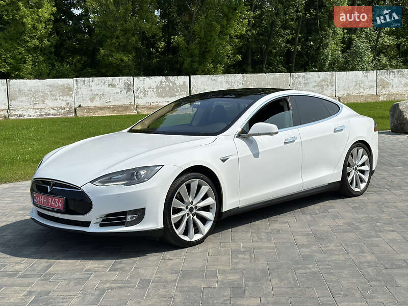 Лифтбек Tesla Model S 2015 в Луцке фото 3 Лифтбек Tesla Model S 2015 в Луцке
