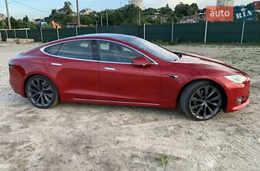 Лифтбек Tesla Model S 2018 в 