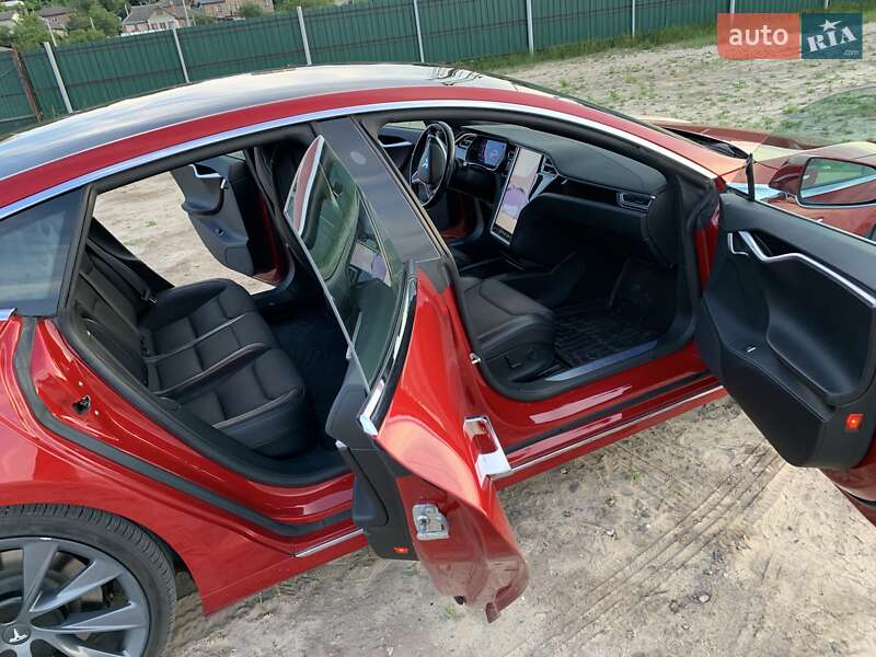 Лифтбек Tesla Model S 2018 в Черкассах