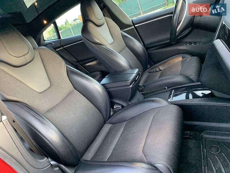 Лифтбек Tesla Model S 2018 в Черкассах