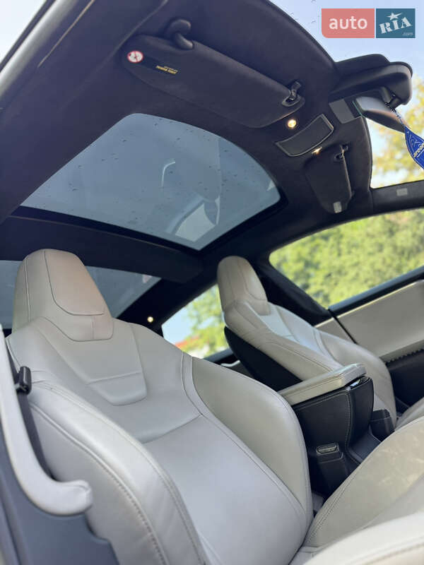 Лифтбек Tesla Model S 2015 в Львове фото 25 Лифтбек Tesla Model S 2015 в Львове