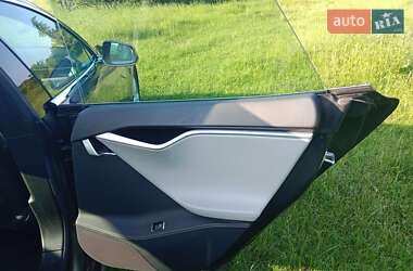 Лифтбек Tesla Model S 2015 в 