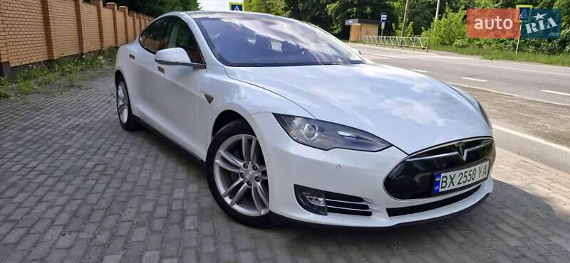 Ліфтбек Tesla Model S 2014 в Красилові