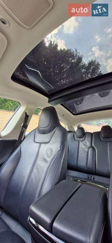 Ліфтбек Tesla Model S 2014 в Красилові